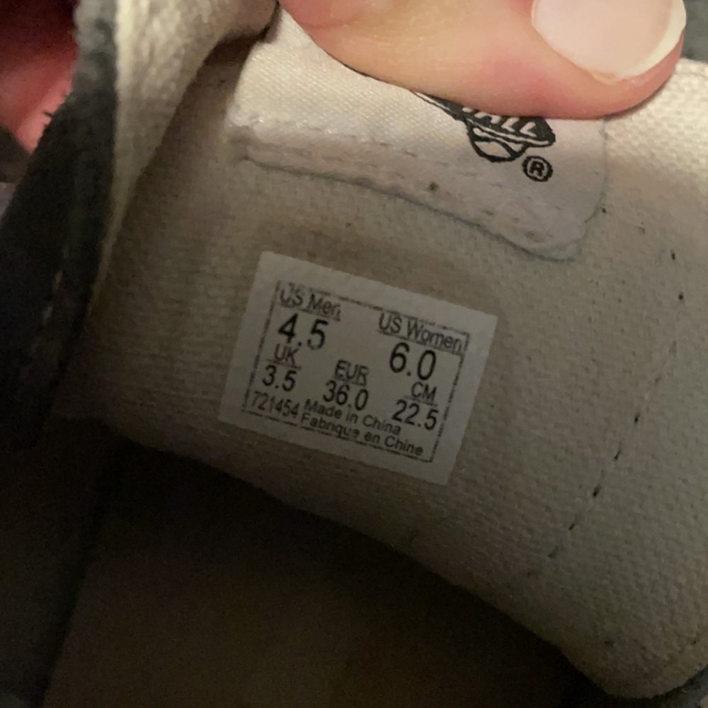 Vans - Picture 5 of 5
